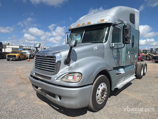 2013 Freightliner Columbia 120 6x4 T/A Sleeper Truck Tractor (Glider Kit)
