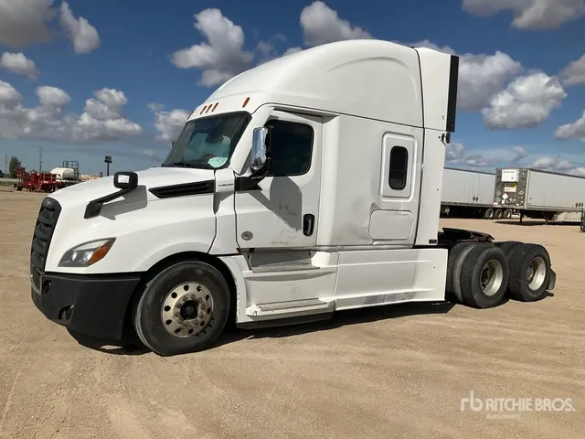 2023 Freightliner Cascadia T/A Sleeper Truck Tractor