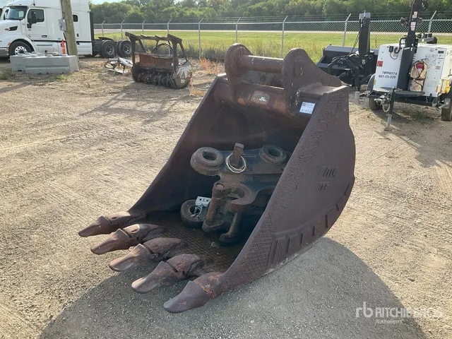 CWS 48 in Digging Excavator Bucket