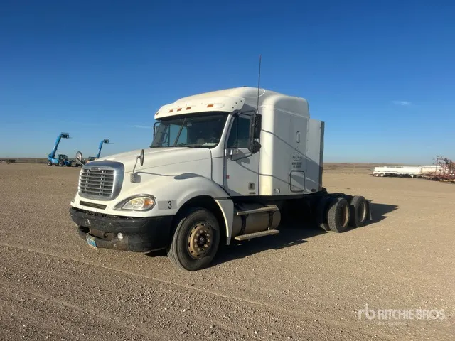2006 Freightliner Columbia 120 6x4 T/A Sleeper Truck Tractor