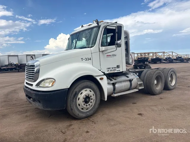 2005 Freightliner Columbia 120 6x4 T/A Day Cab Truck Tractor