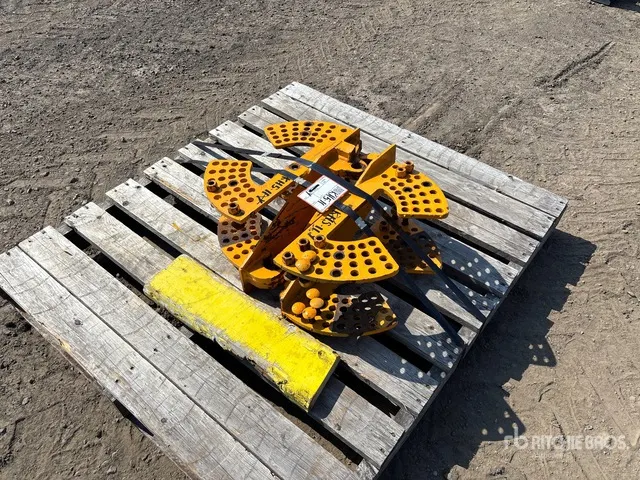 Quantity of (2) Quick Coupler - Fits Tractor