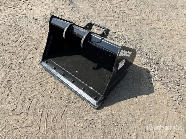 Bobcat 35 in Cleanup Excavator Bucket