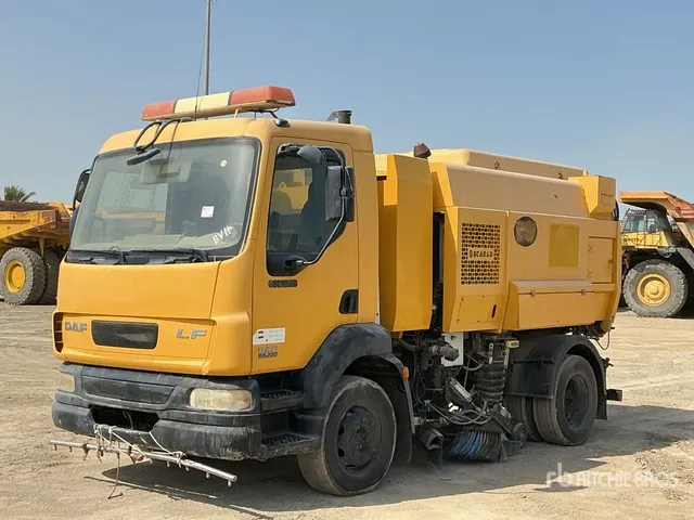 DAF LF55.220 Vacuum Sweeper Truck