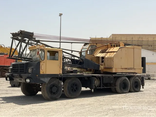 1969 American 4450CL 8x4x4 Lattice-Boom Truck Crane