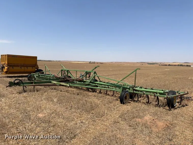 Field cultivator