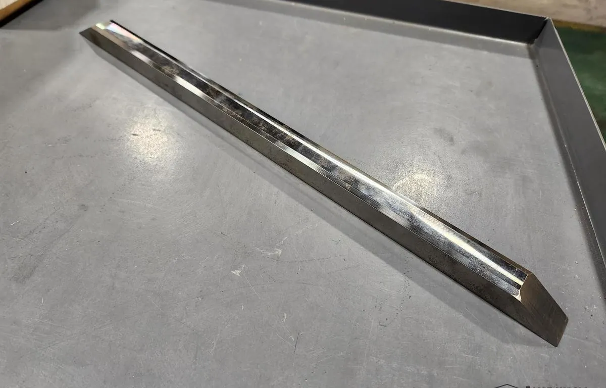 (19) F/ 13-5/8 NOM Machined Blades
UNRESERVED