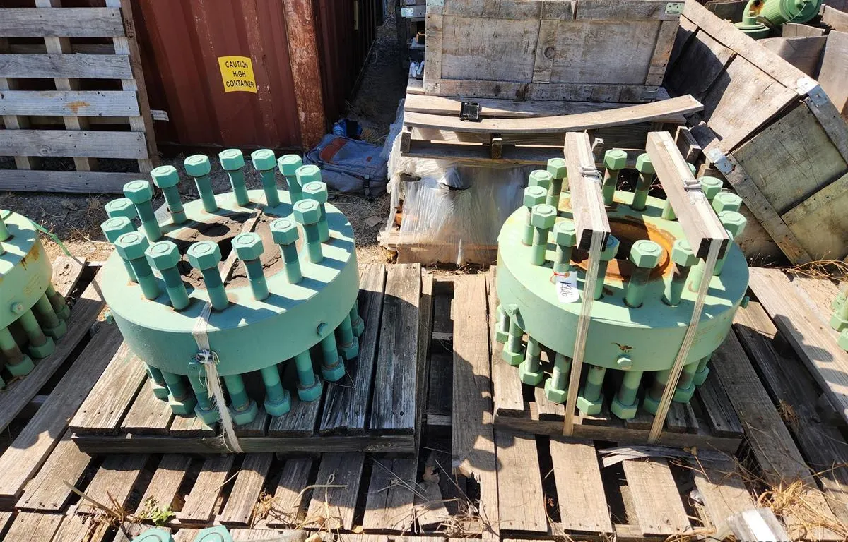 (2) Wellhead Tubing Head Spools
UNRESERVED
