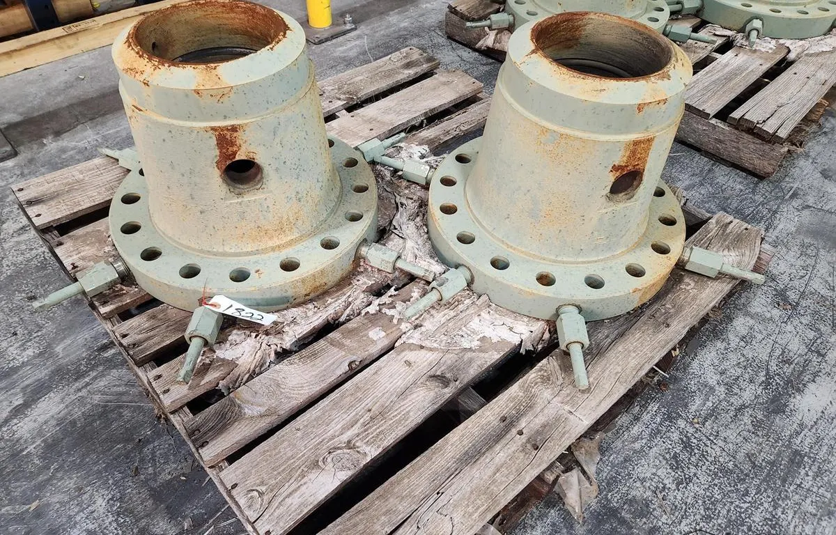 (2) Casing Head Housings IC-2-L 11 API
UNRESERVED