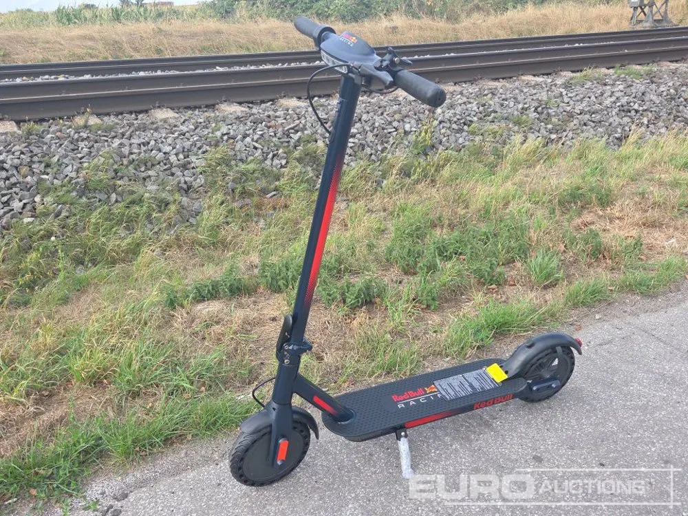 Red Bull Racing 8.5" Race Foldable E-Scooter