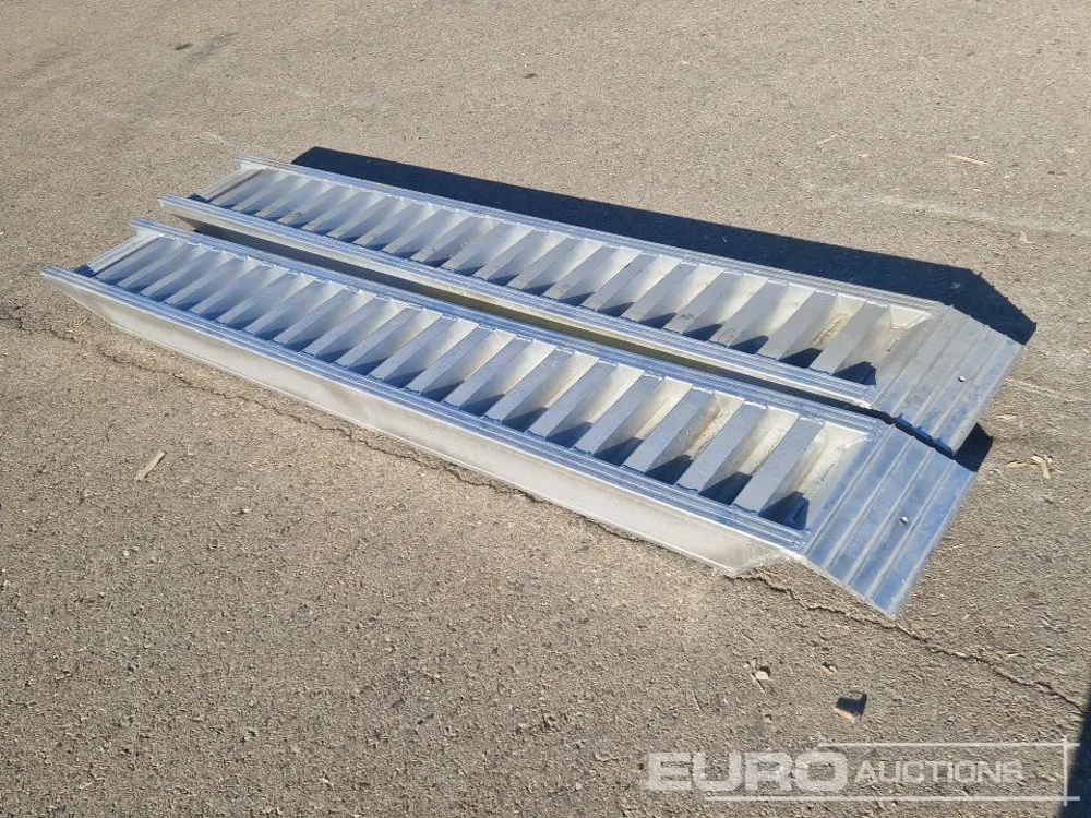 Unused Set of Aluminium Ramps 250cm, 6T