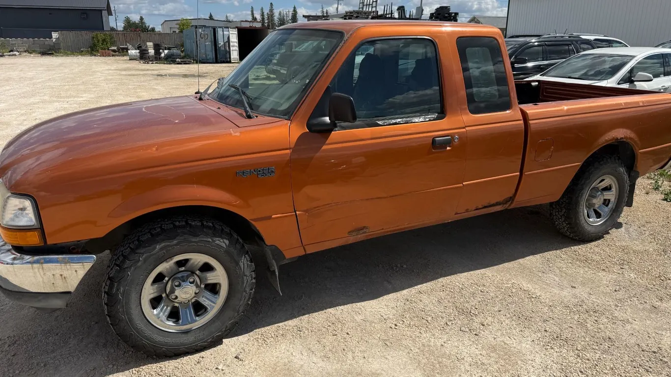 2000 Ford Ranger Supercab, 6 Cyl, 269,181 KM, TOD, Key, Not Safetied