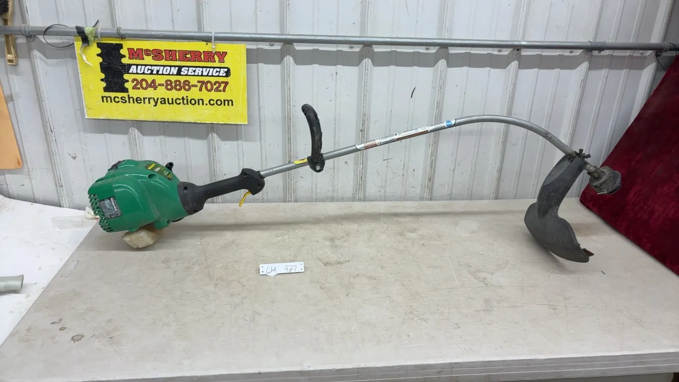 Weed Eater FeatherLite FL20 Gas String Trimmer, 20cc Engine, 15” Cutting Path
