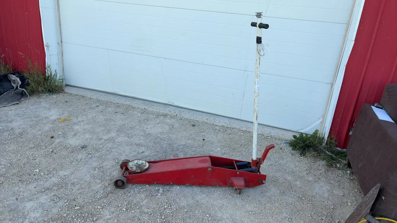 Red Hydraulic Long-Frame Floor Jack