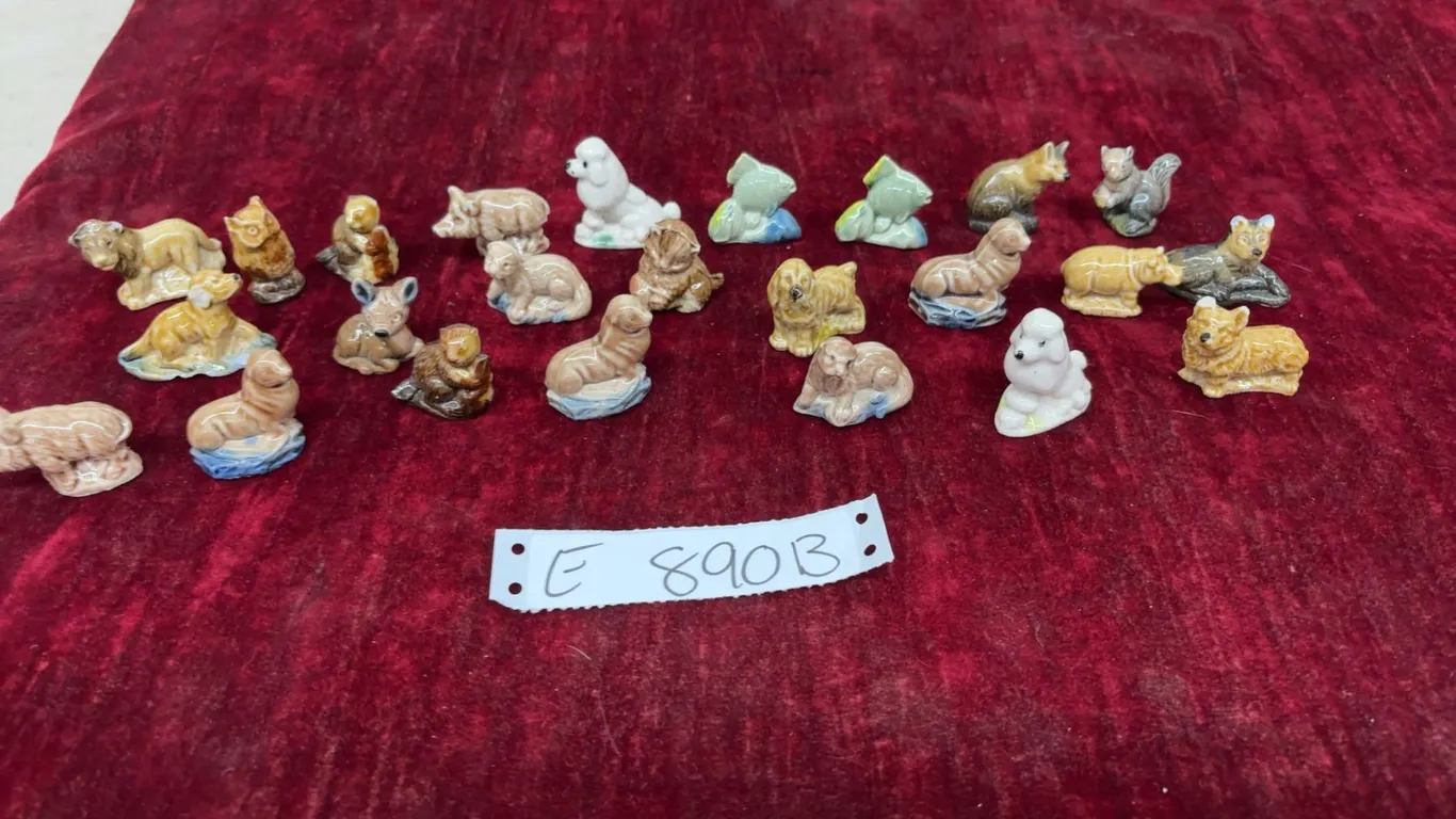 Red Rose Tea Ceramic Animal Figurines