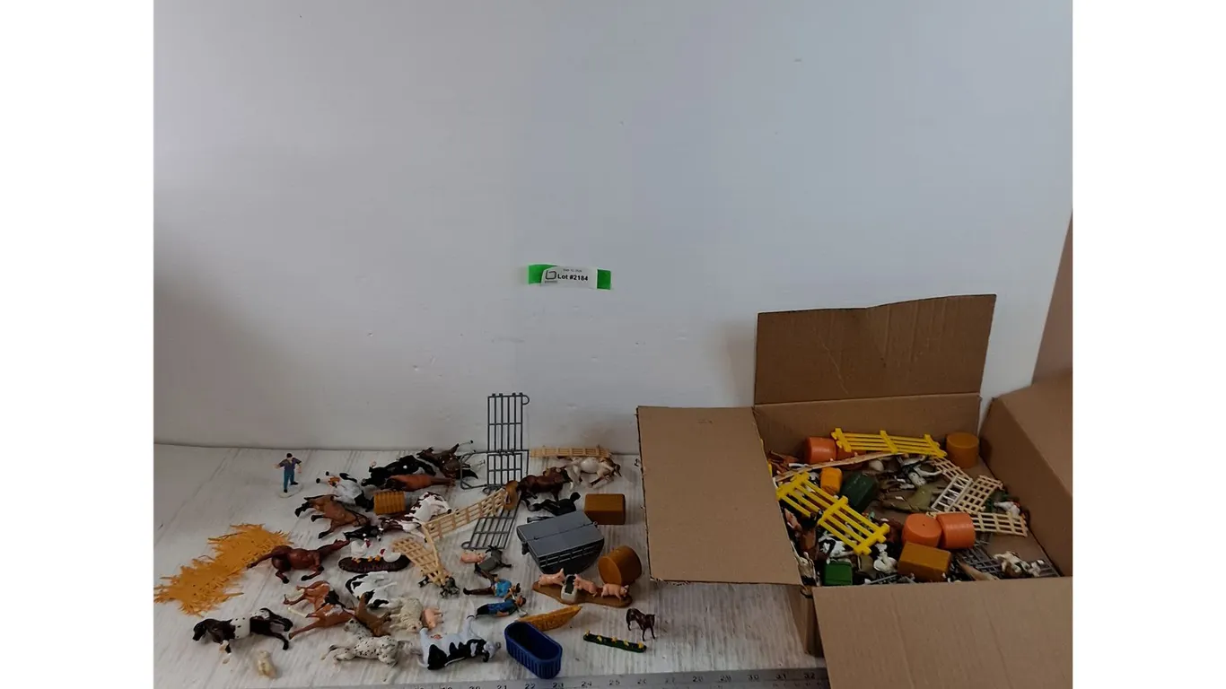 Assorted Miniature Plastic Farm & Ranch Toys, Animals, Fences, Farmers, Hay Bales, Misc