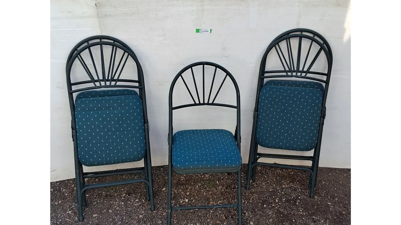 *(5) Green Folding Chairs With Cushioned Seat No Shipping