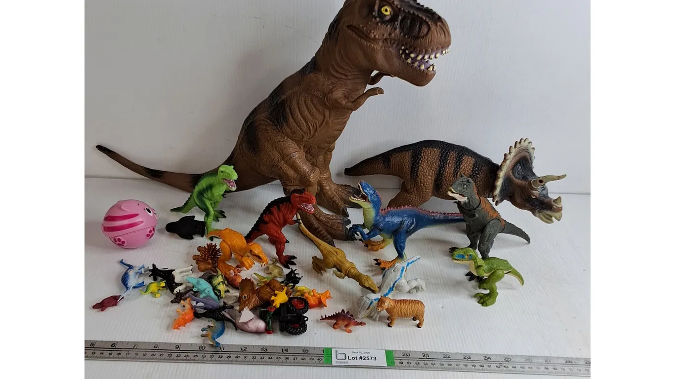 *Lot of Assorted Plastic Toy Dinosaurs-Various Sizes