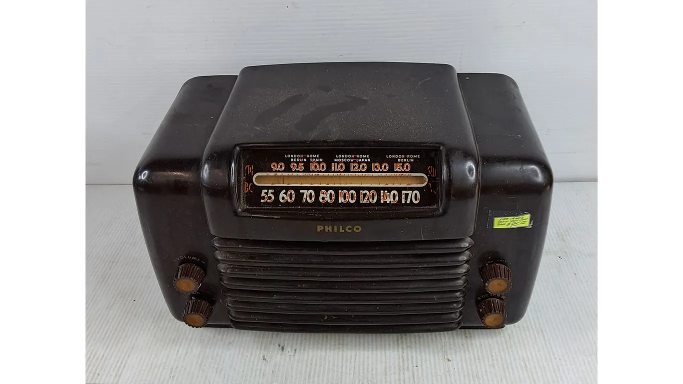 Vintage Philco Radio - As Is