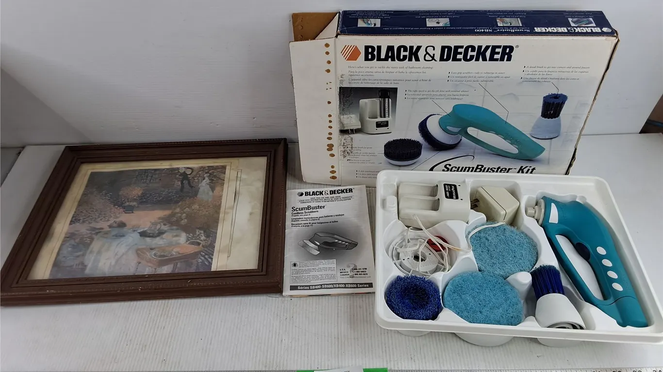 Black & Decker ScumBuster Kit & Framed Wall Art Print 16" x 13"