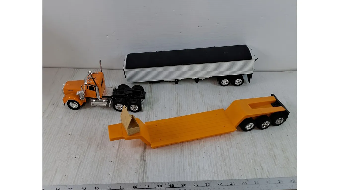 Popak New Ray Orange Semi Truck with (2) Trailer Attachment Accessories