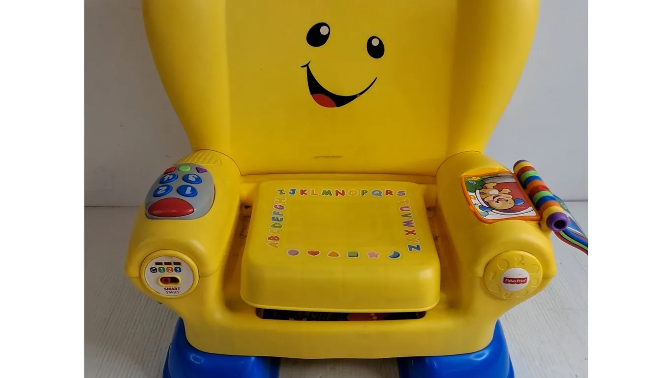 *Fisher-Price Laugh&Learn Smart Stages Chair