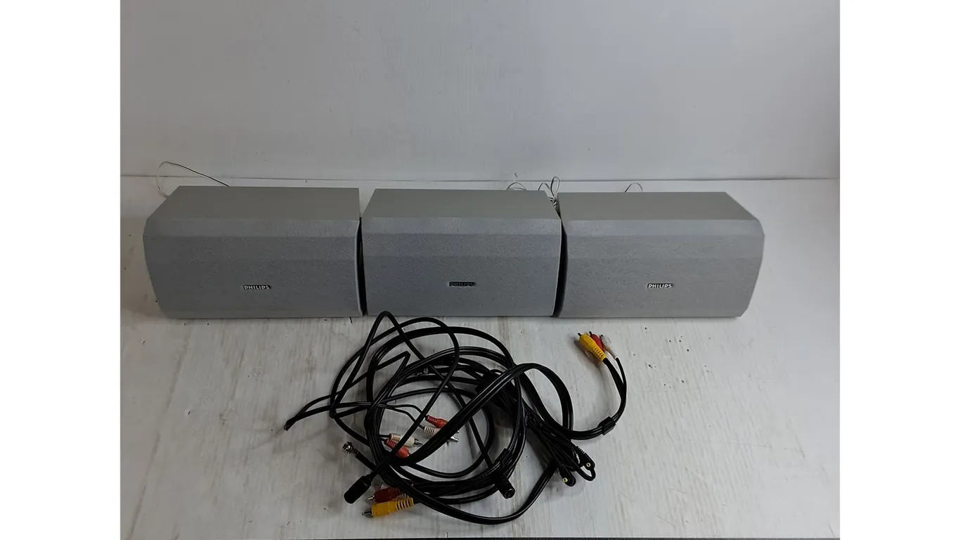 Set of 3 Philips Surround Sound Speakers, Audio Cords