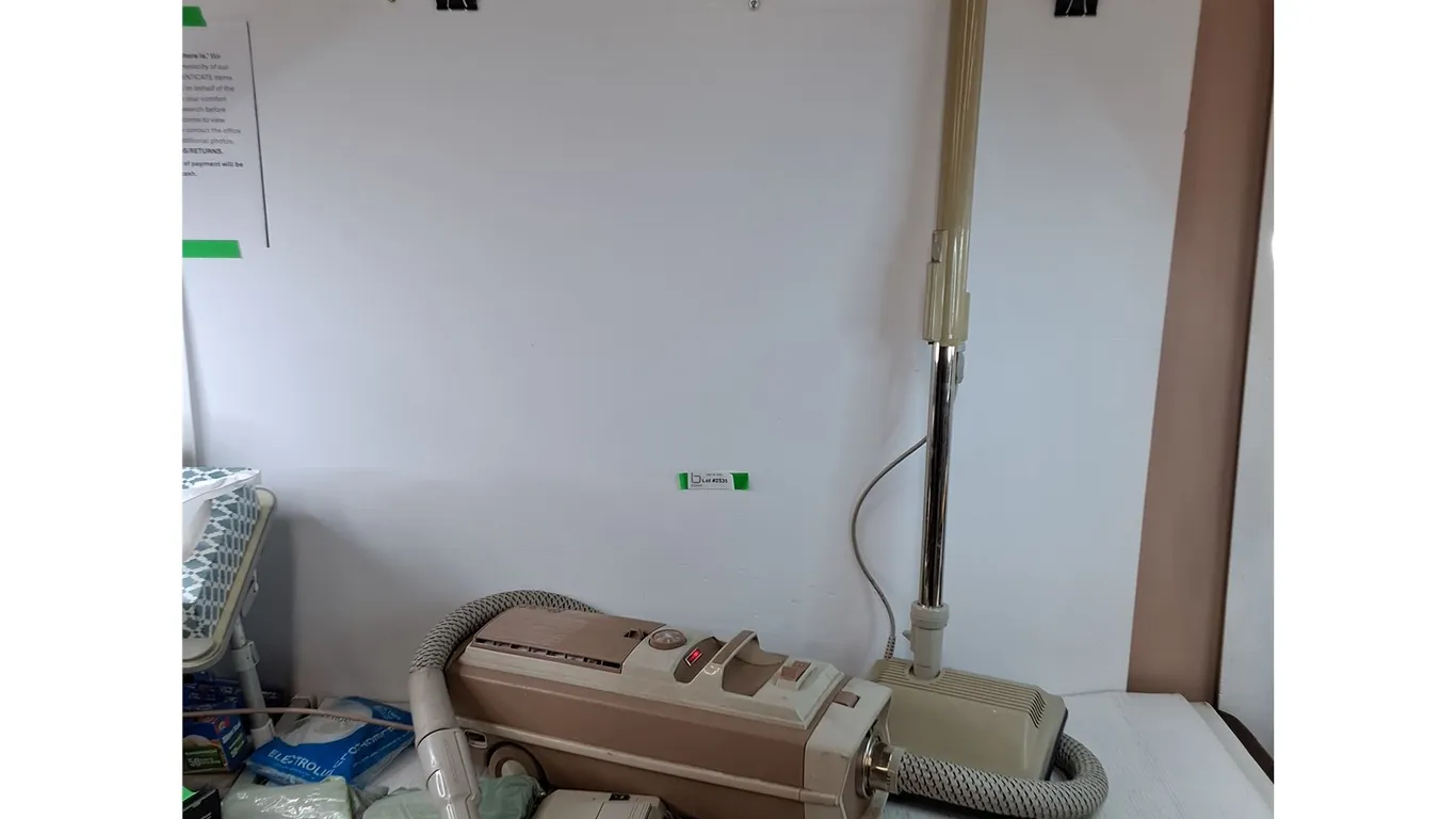 Electrolux PA 100 Vaccuum Cleaner with Bags, Afterfilters, Attachments, Powers On As-Is, Pickup Only