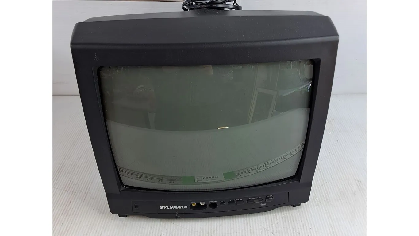 Sylvania 14" TV w/Remote - Powers On, As Is, Pickup Only
