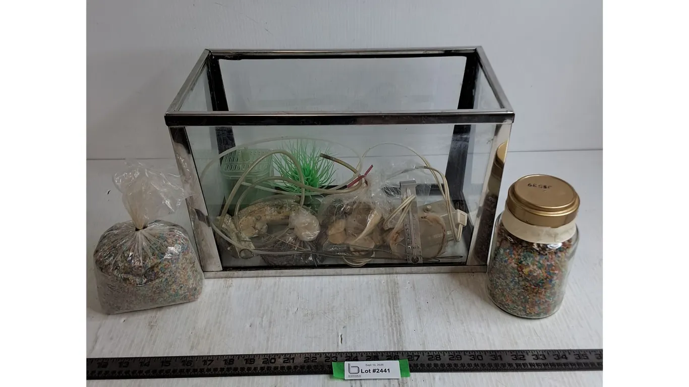 Aquarium w/Accessories - 16x9x10" - Cannot Ship