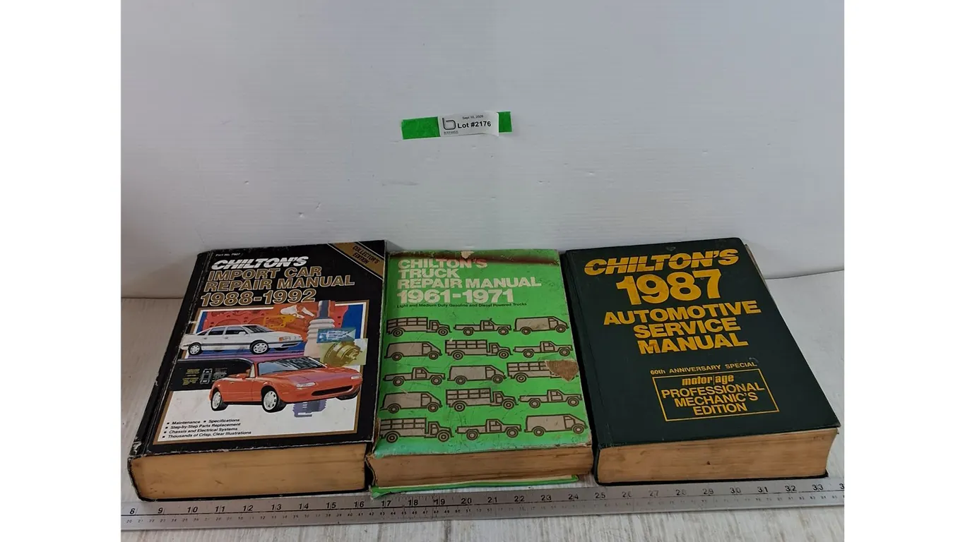 (3) Automotive Repair Manuals Chilton's, 1988-1992, 1961-1971, 1987