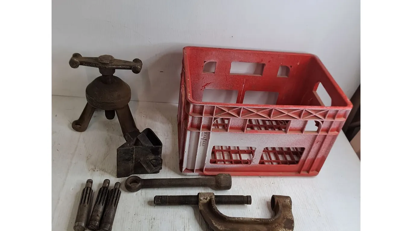 HD Brake Drum Puller, Specialized Automotive Tools, Crate - Pickup Only