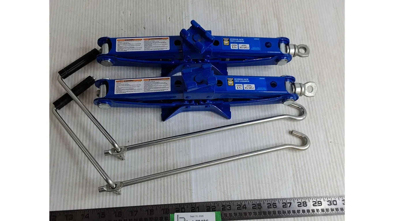(2) Power Fist Scissor Jacks w/Control Arms, Pickup Only