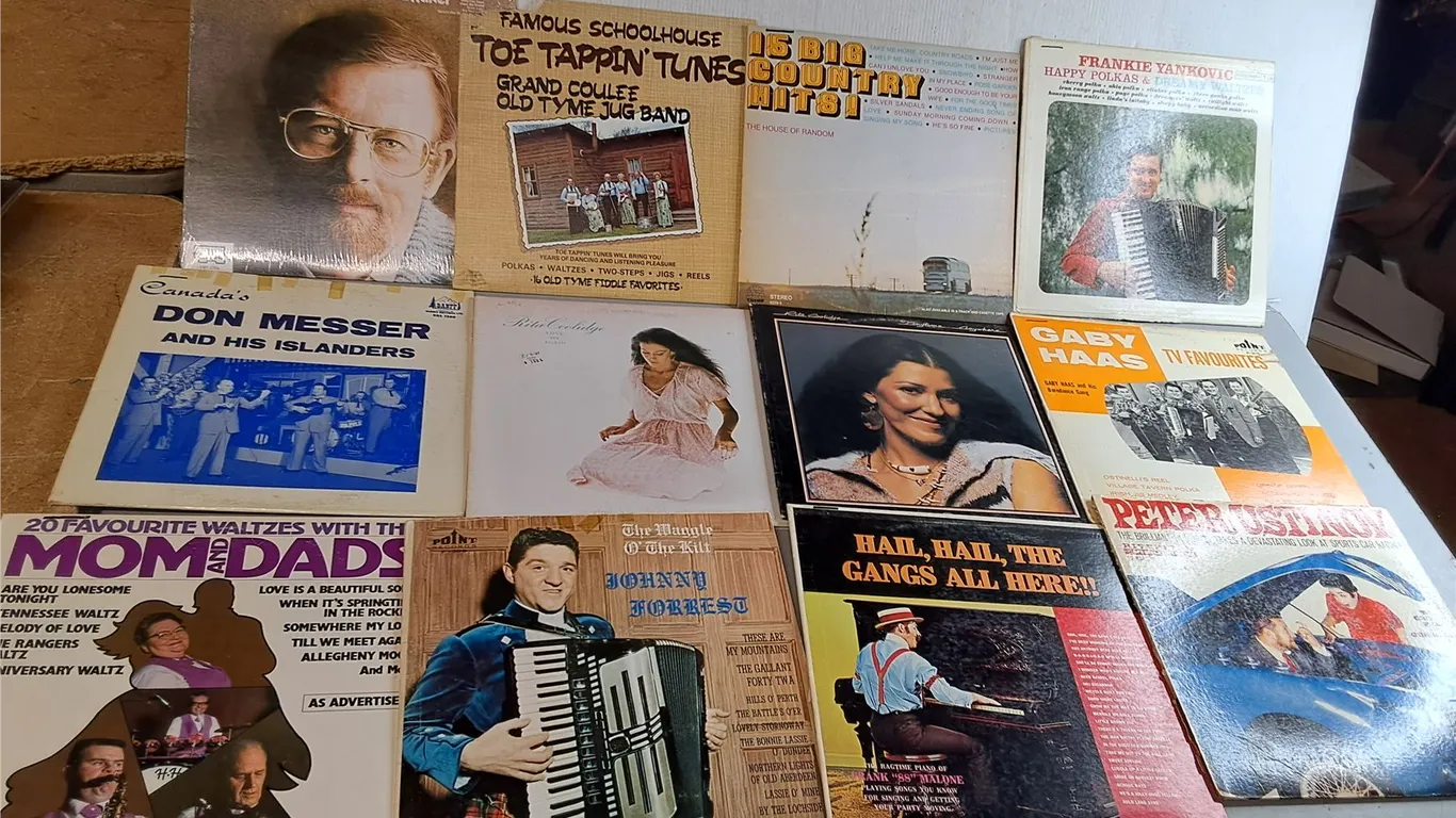 (12) Records- Rita Coolidge, The Moms and Dads, Roger Whittaker, Misc.
