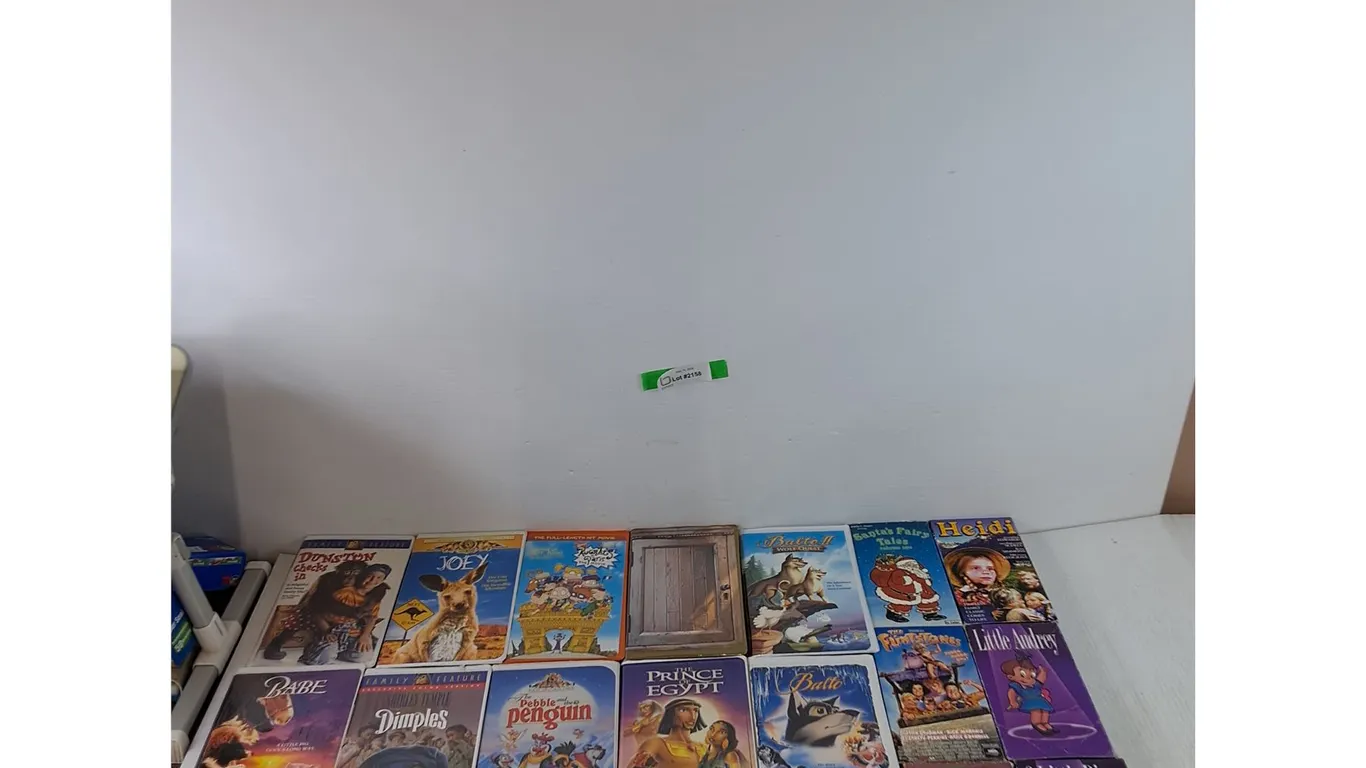 (16) VHS Tapes, Rugrats, Flintstones, Joey, Rugrats, Shirley Temple, Pebble Penguin