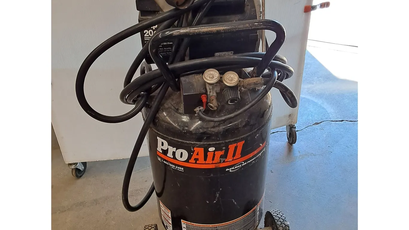 *Pro Air II 5 hp Portable Air Compressor- Powers On/As Is (Smokes)Can't Ship
