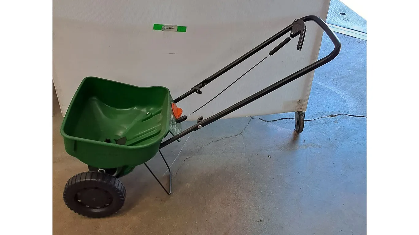 **Scotts Turf Broadcast Spreader- Can't Ship