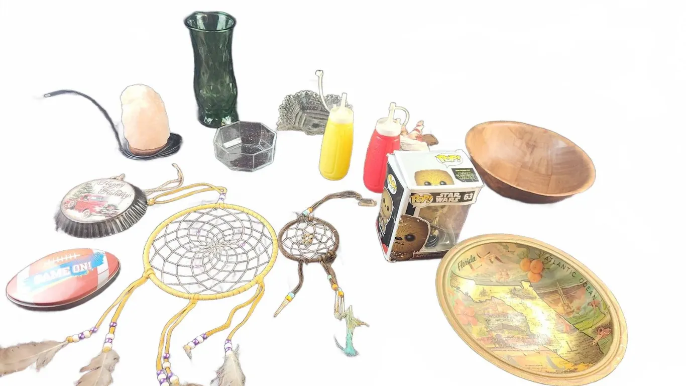 Home Decor and Collectibles Lot