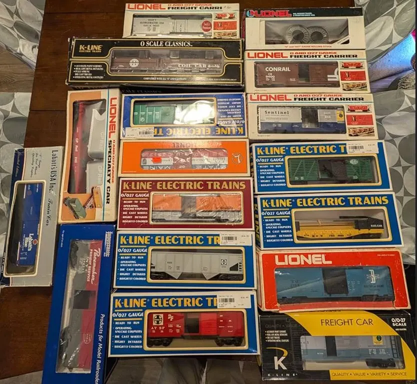 O Gauge Train Cars; 9 Lionel Cars, 9 K-Line Cars, 1 Busch Car; 1 Labbats Car