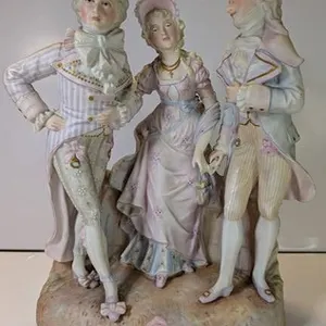 Statue of 3 People