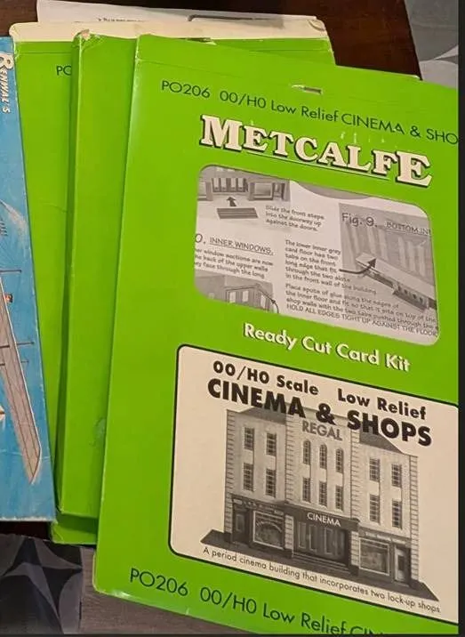 OO/HO Guage Metcalfe Models- 8 Pieces