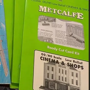 OO/HO Guage Metcalfe Models- 8 Pieces