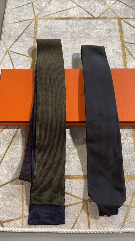 BLACK BOXED TIE