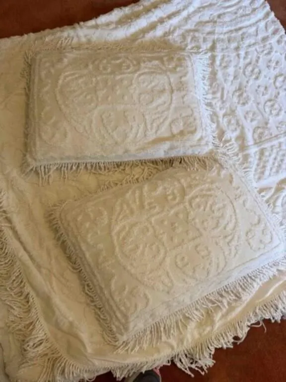 Chennille White Bedspread & Shams