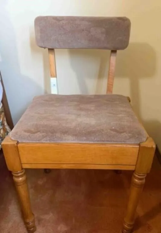 Mid Century Chair w/storage seat