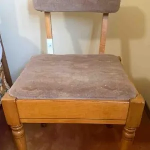Mid Century Chair w/storage seat