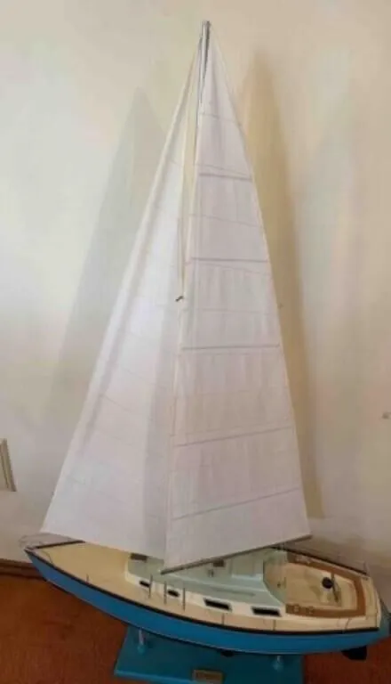 Sorrento Wood Yacht with Sail