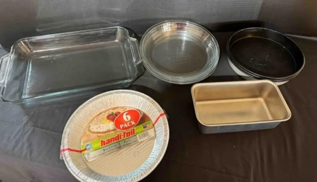 3 Anchor Hocking Pie Plates, Baking Dish