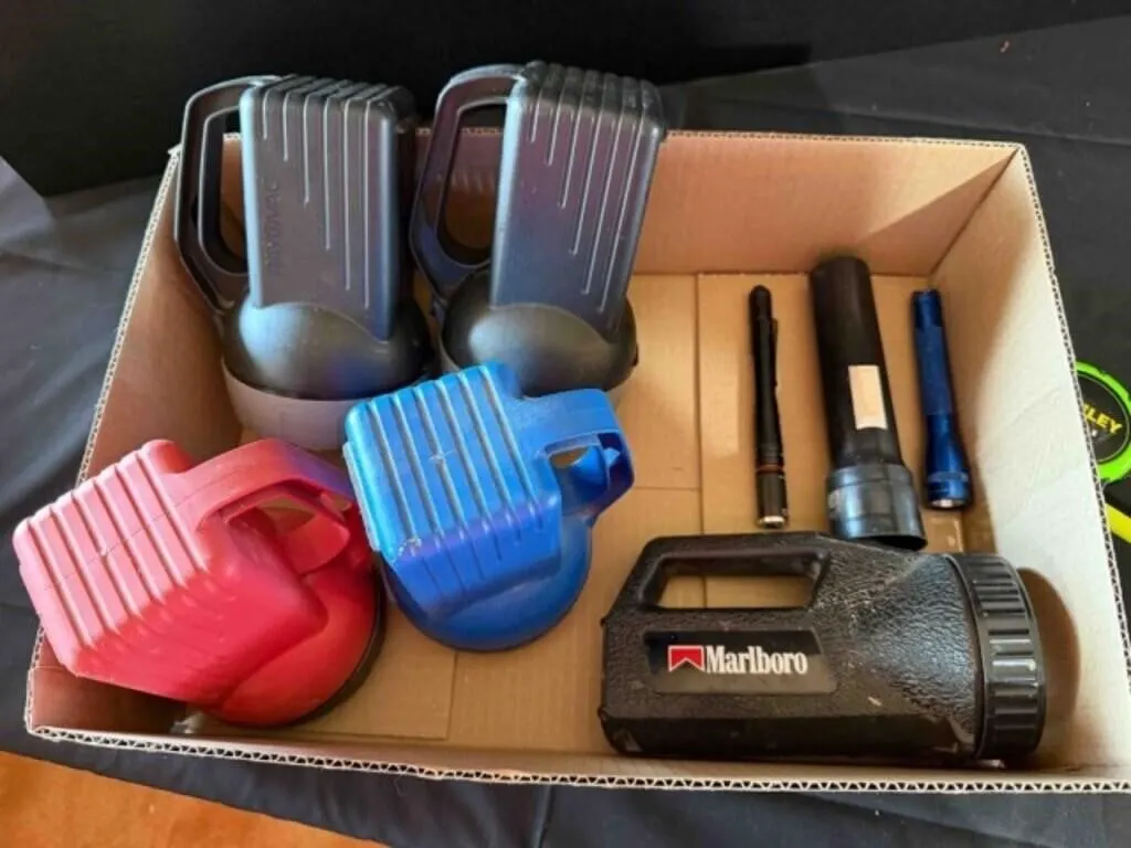 5 Large Flashlights, 3 Small Flashlights