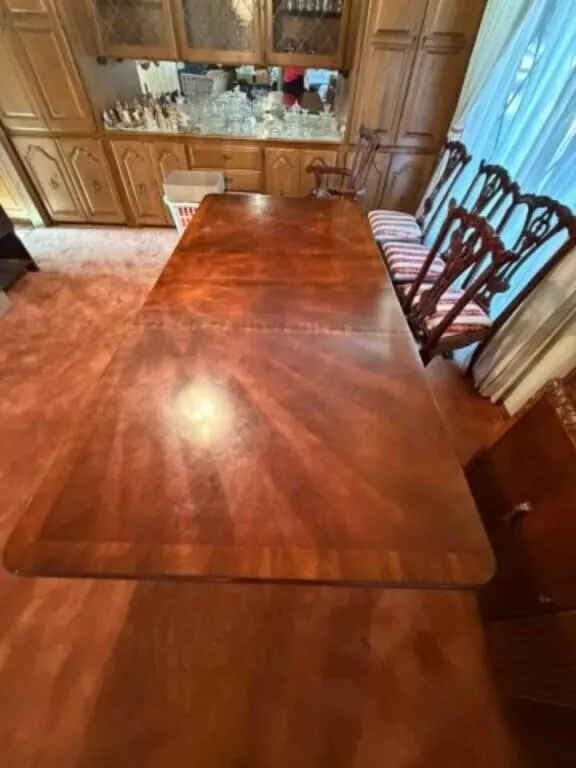 Mahogany Dining Room Table w/2 leaves